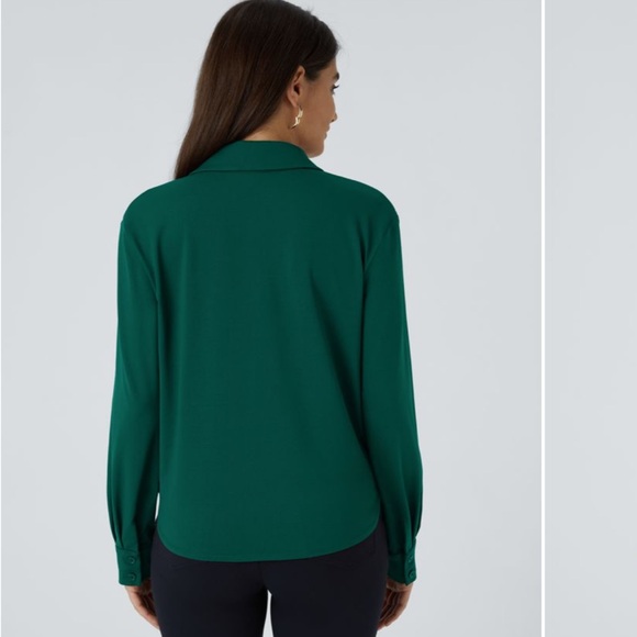 Halara NWT #656 Notched Collar Crossover Long Sleeve Work Shirt - Picture 2 of 4